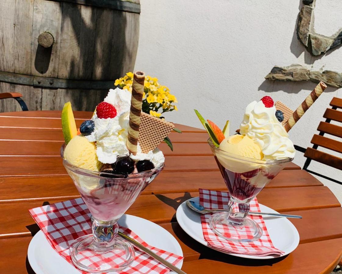 Hotel Restaurant Unikat Zeltingen-Rachtig Exterior photo